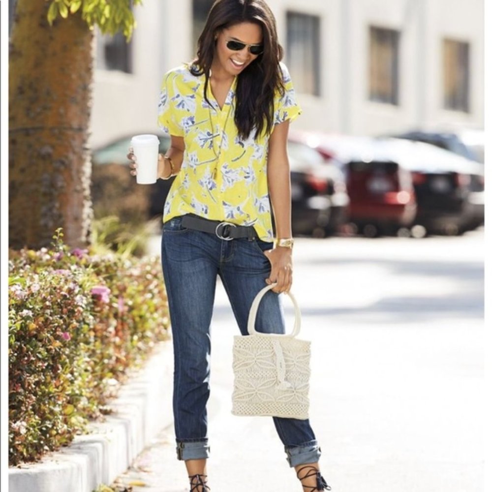 CAbi 5213 Stevie Yellow Floral Top Size Medium EUC